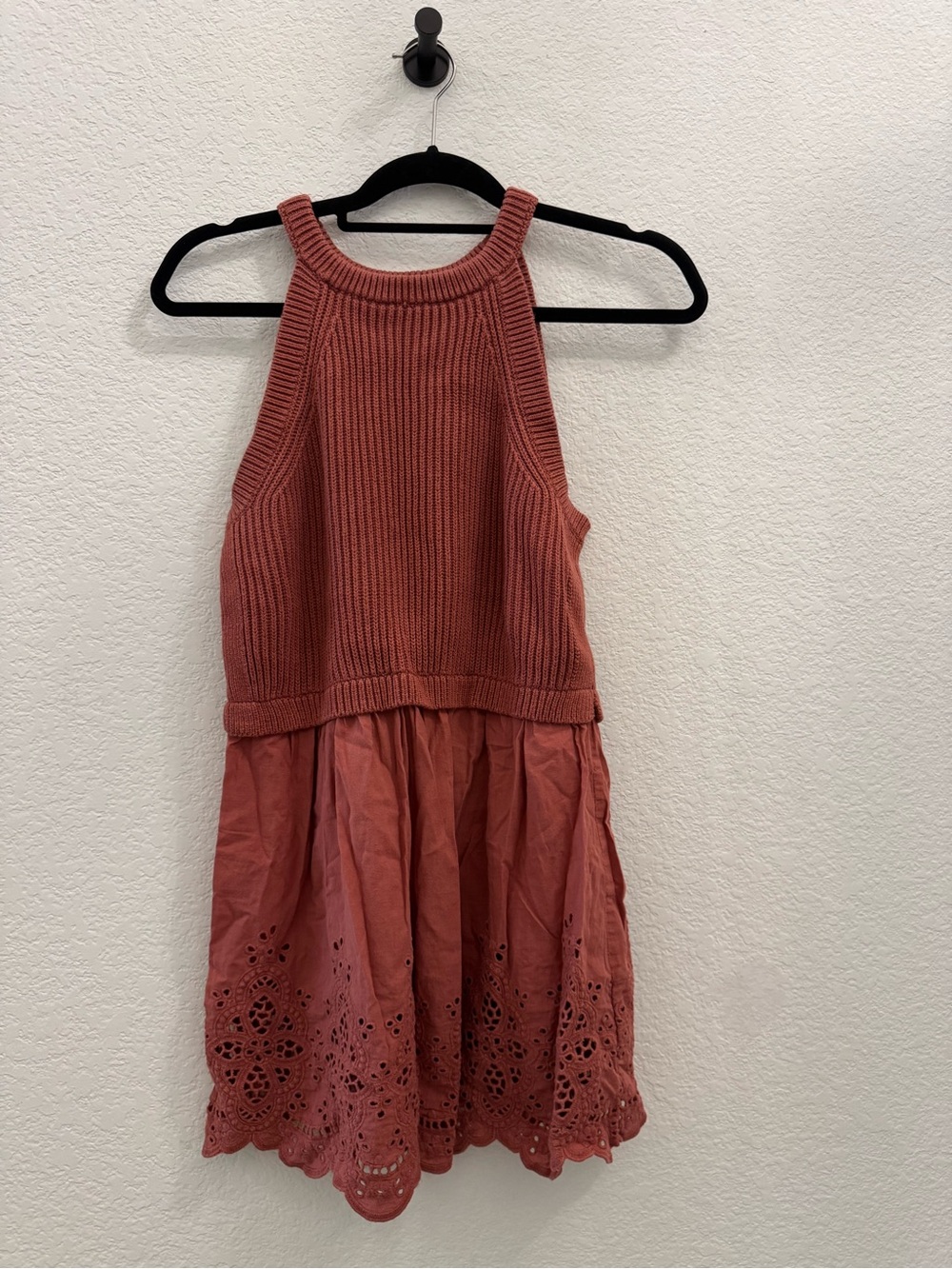 GAP Womens’ Sleeveless Eyelet Knit Bodice Blouse in Rust